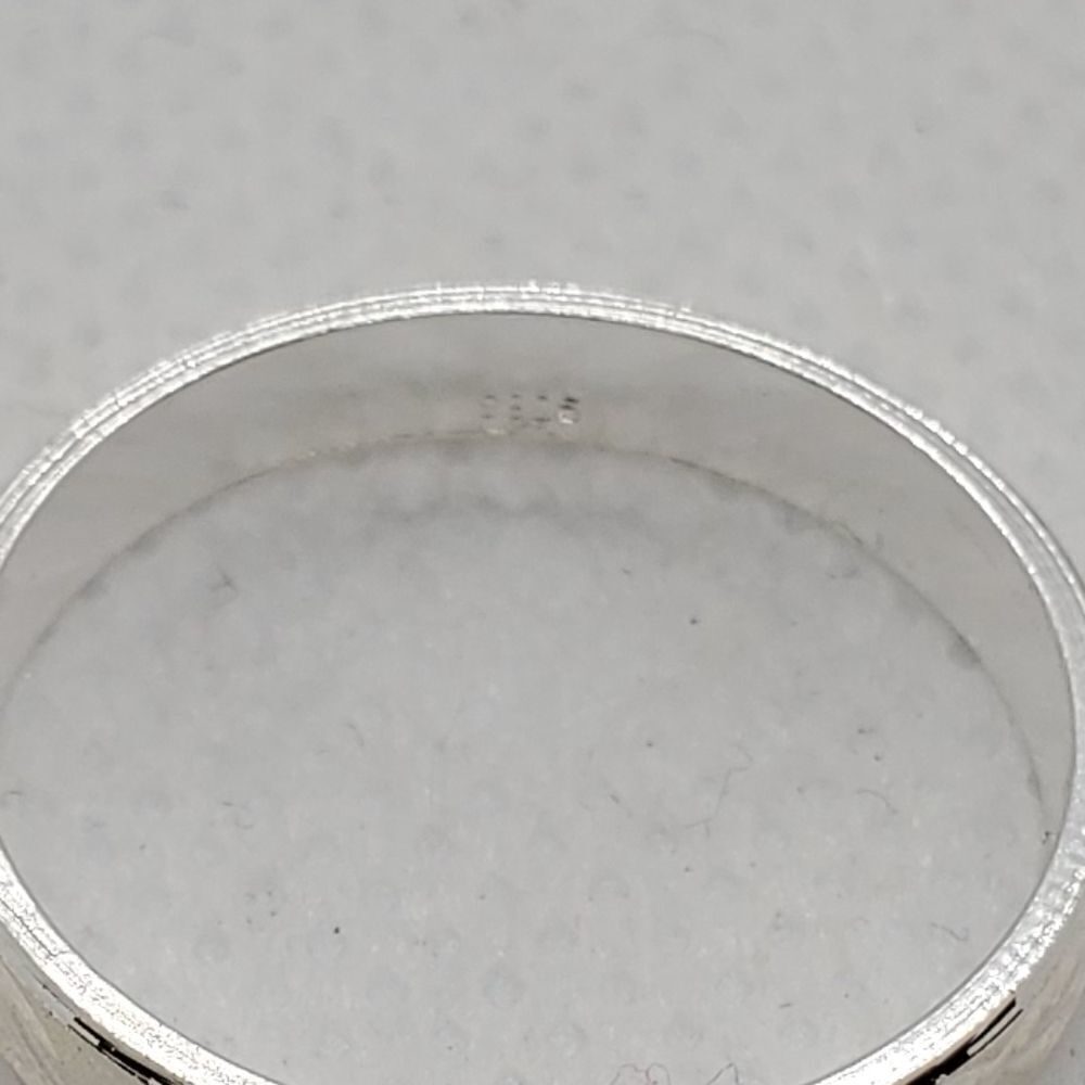 Sterling Silver Wing Patterned Ring - Picture 6 of 6
